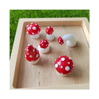 Winzige Pilze für Harz